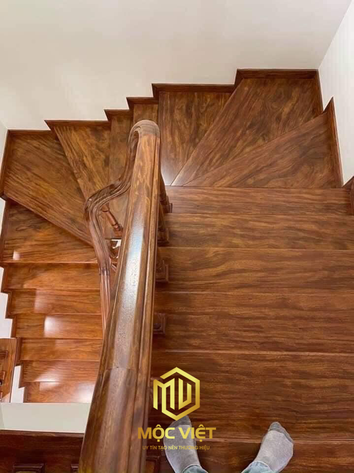 Cầu thang gỗ CT003